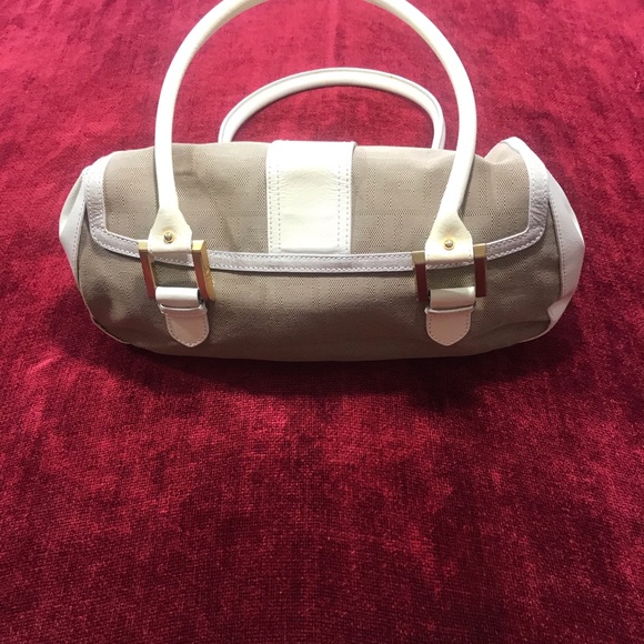 FENDI HANDBAG - Picture 2 of 8